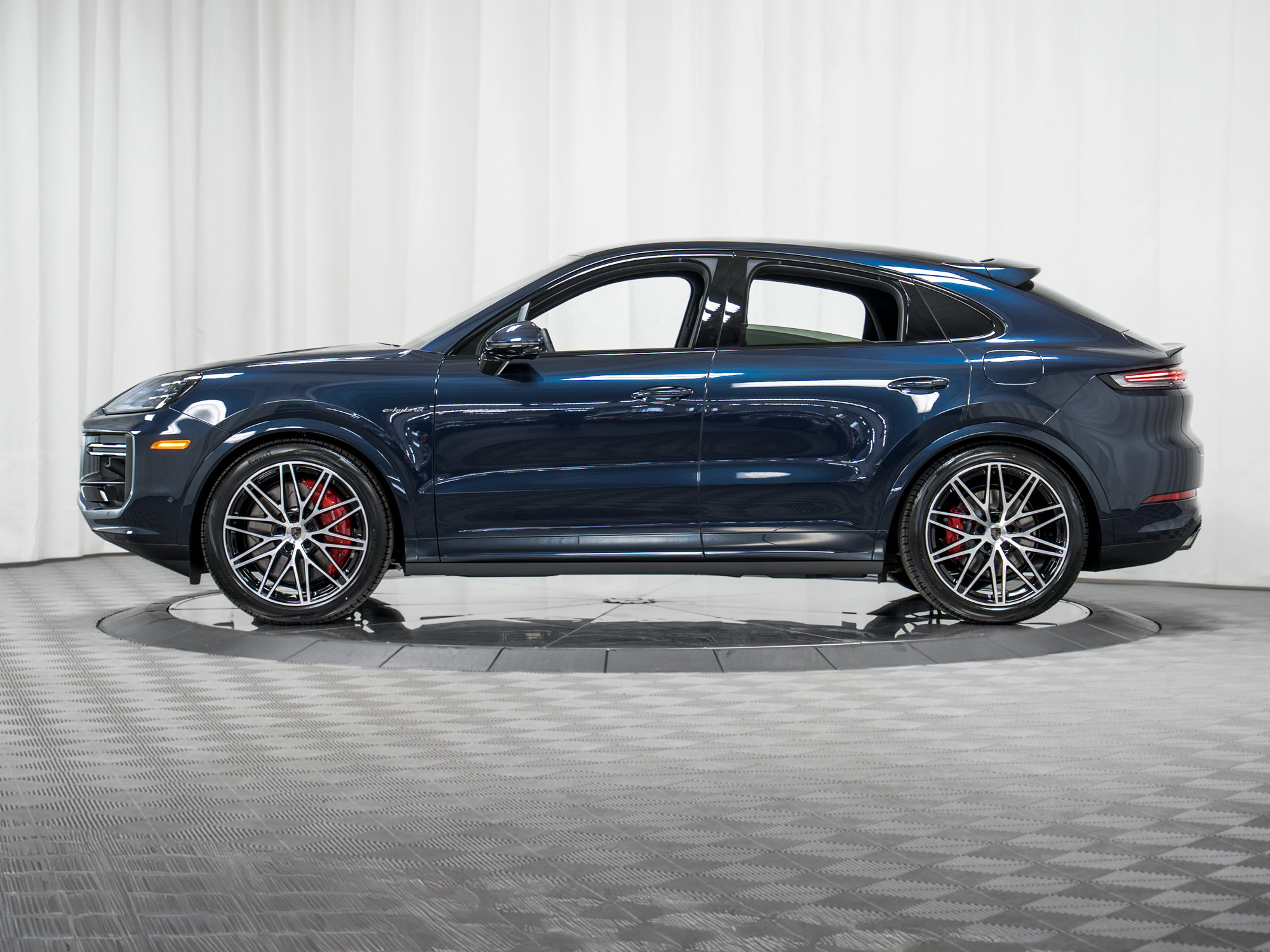 New 2026 Porsche Cayenne Turbo image 32