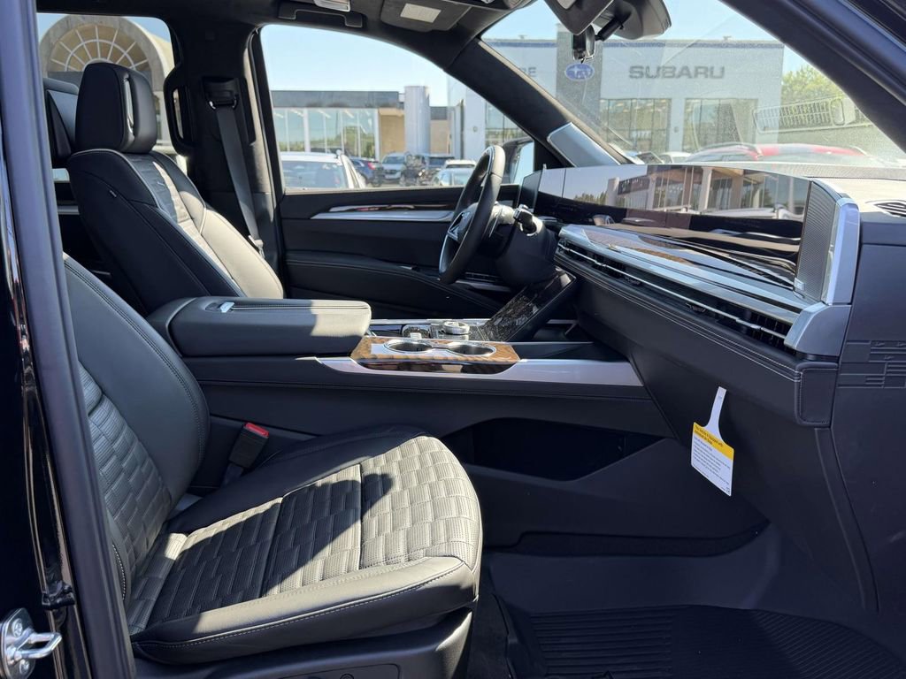 New 2026 Cadillac Escalade Platinum Luxury w/ LPO, Floor Liner Package AWD/4WD image 10