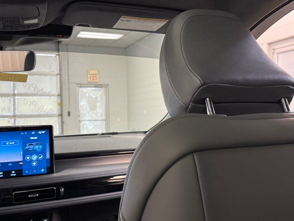 Used 2023 Lincoln Nautilus Reserve image 24