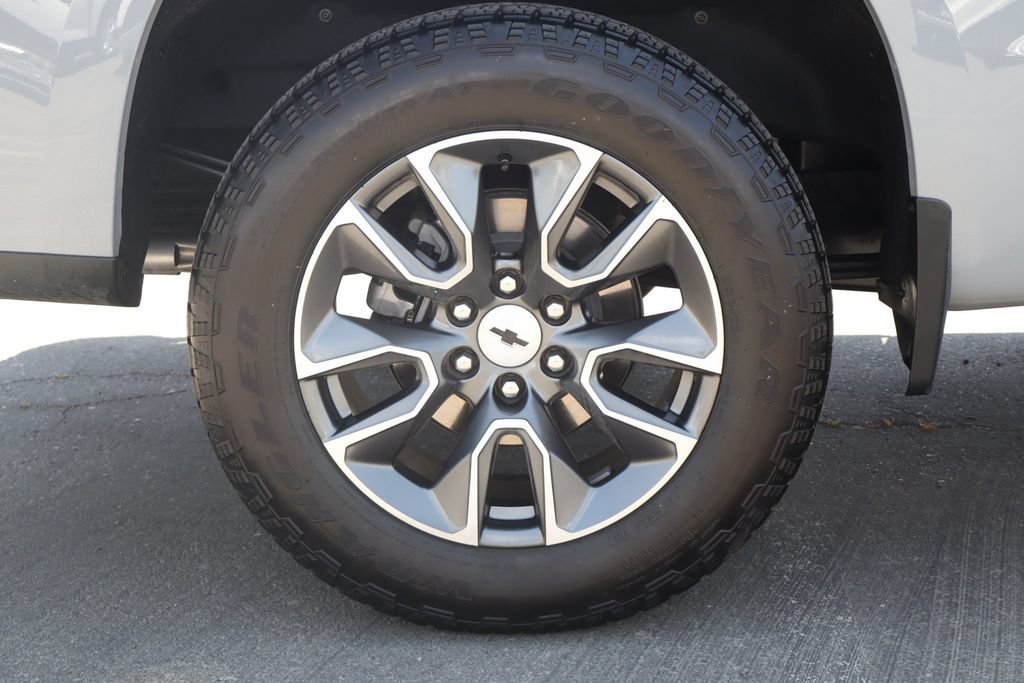 Used 2024 Chevrolet Silverado 1500 RST w/ Convenience Package II AWD/4WD image 11