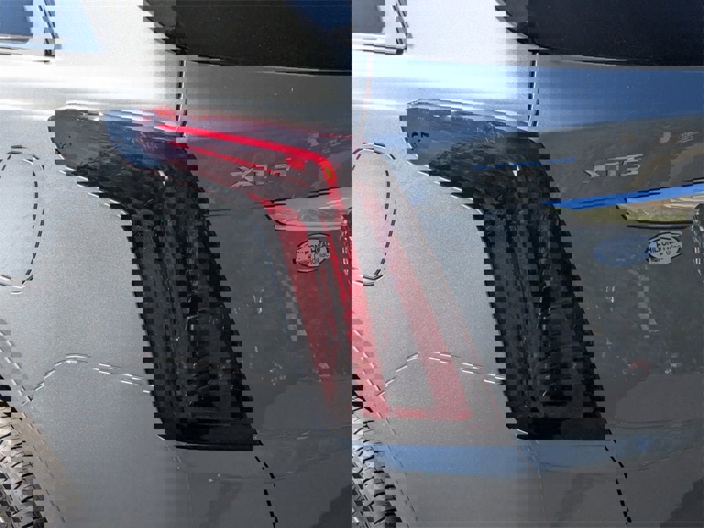 New 2026 Cadillac XT5 Luxury image 10