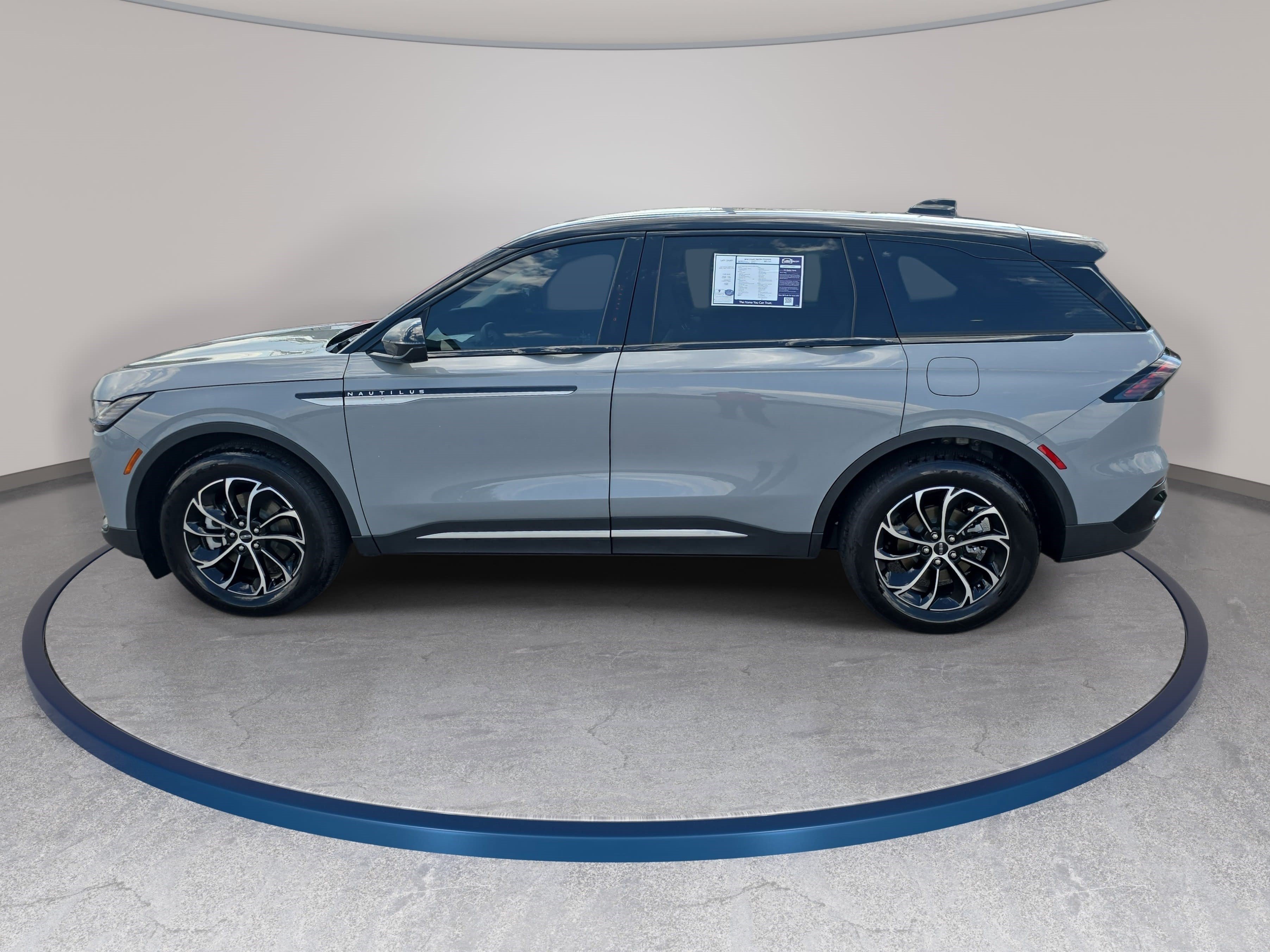Used 2026 Lincoln Nautilus Premier w/ Equipment Group 102A AWD/4WD image 8