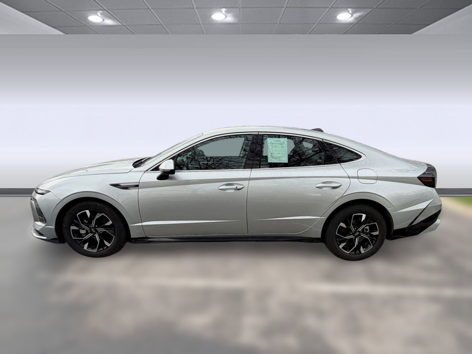 Used 2025 Hyundai Sonata SEL image 2