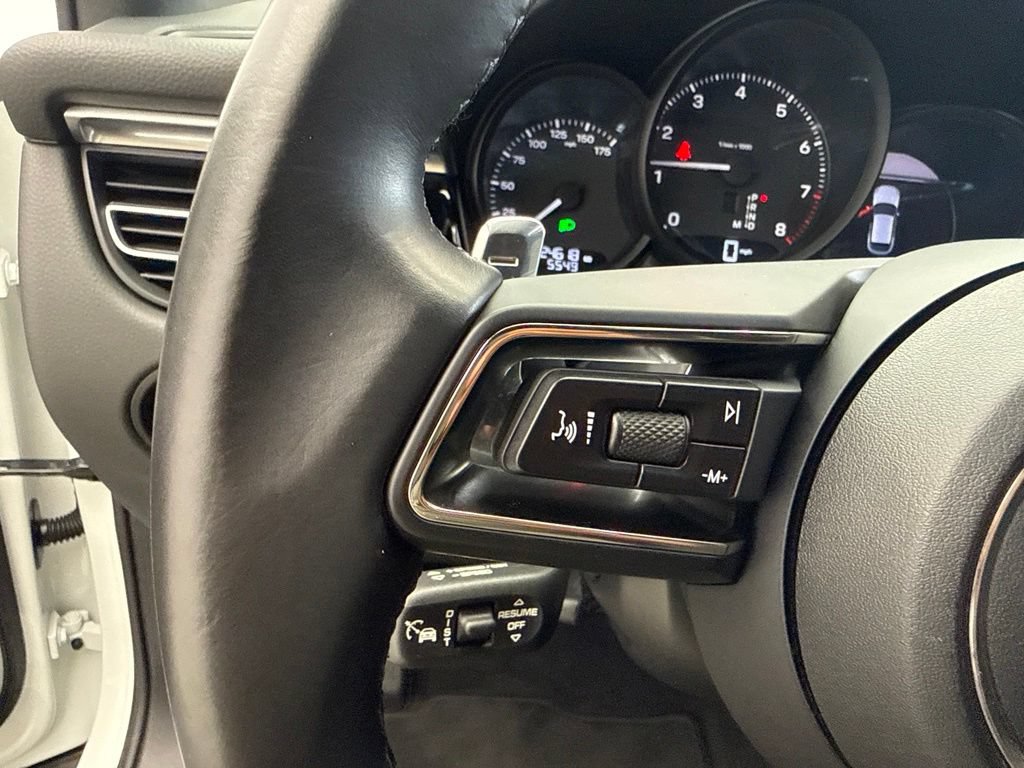 Certified 2024 Porsche Macan AWD/4WD image 34
