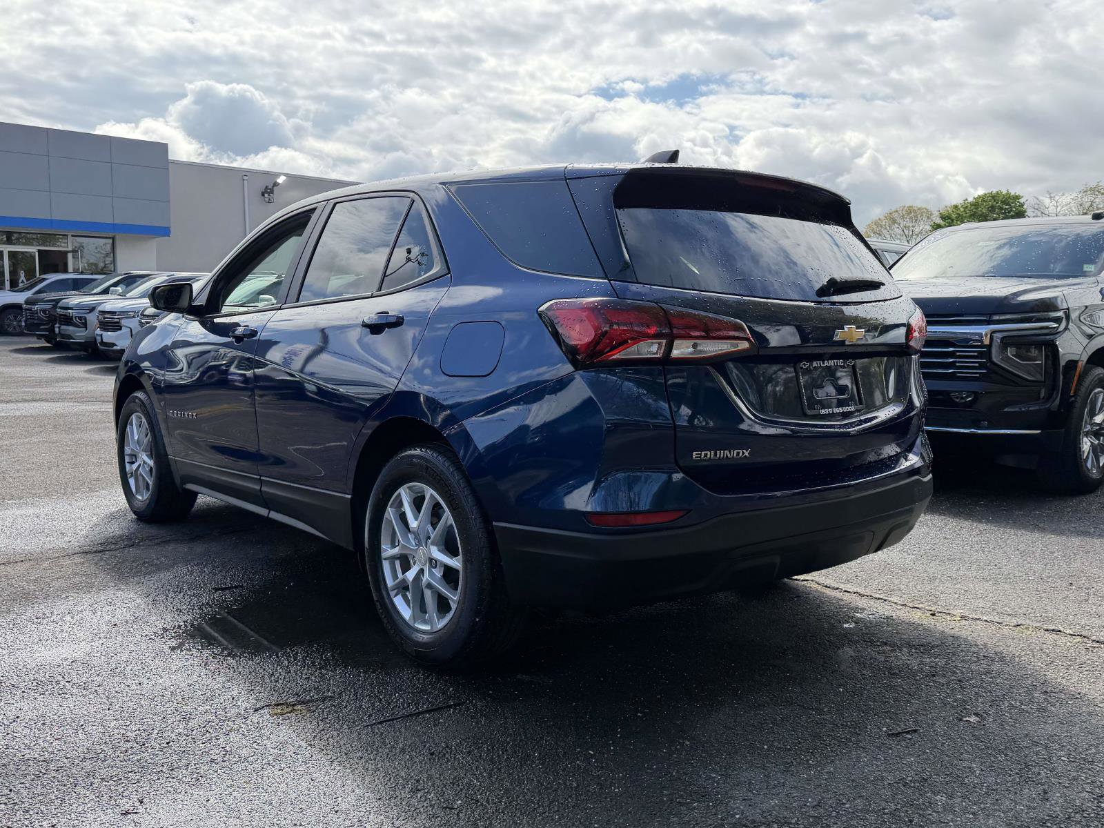 Certified 2023 Chevrolet Equinox LS w/ LS Convenience Package FWD image 3