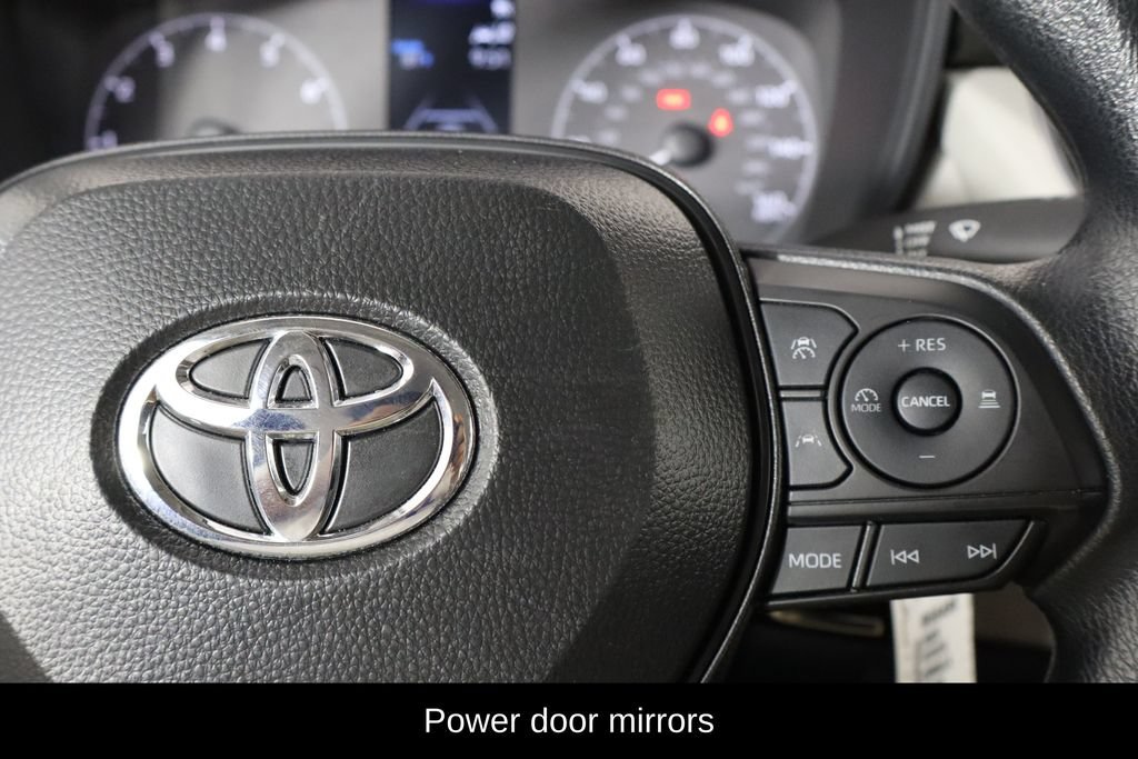 Used 2025 Toyota Corolla LE FWD image 10