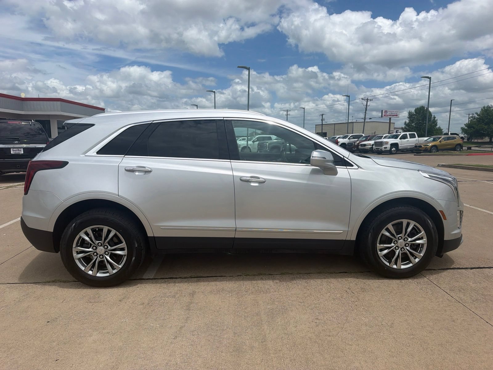 Used 2020 Cadillac XT5 Premium Luxury FWD image 4