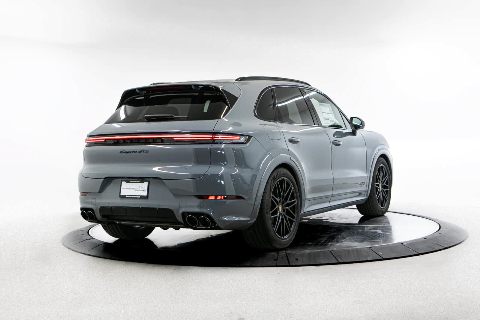 New 2026 Porsche Cayenne GTS AWD/4WD image 7