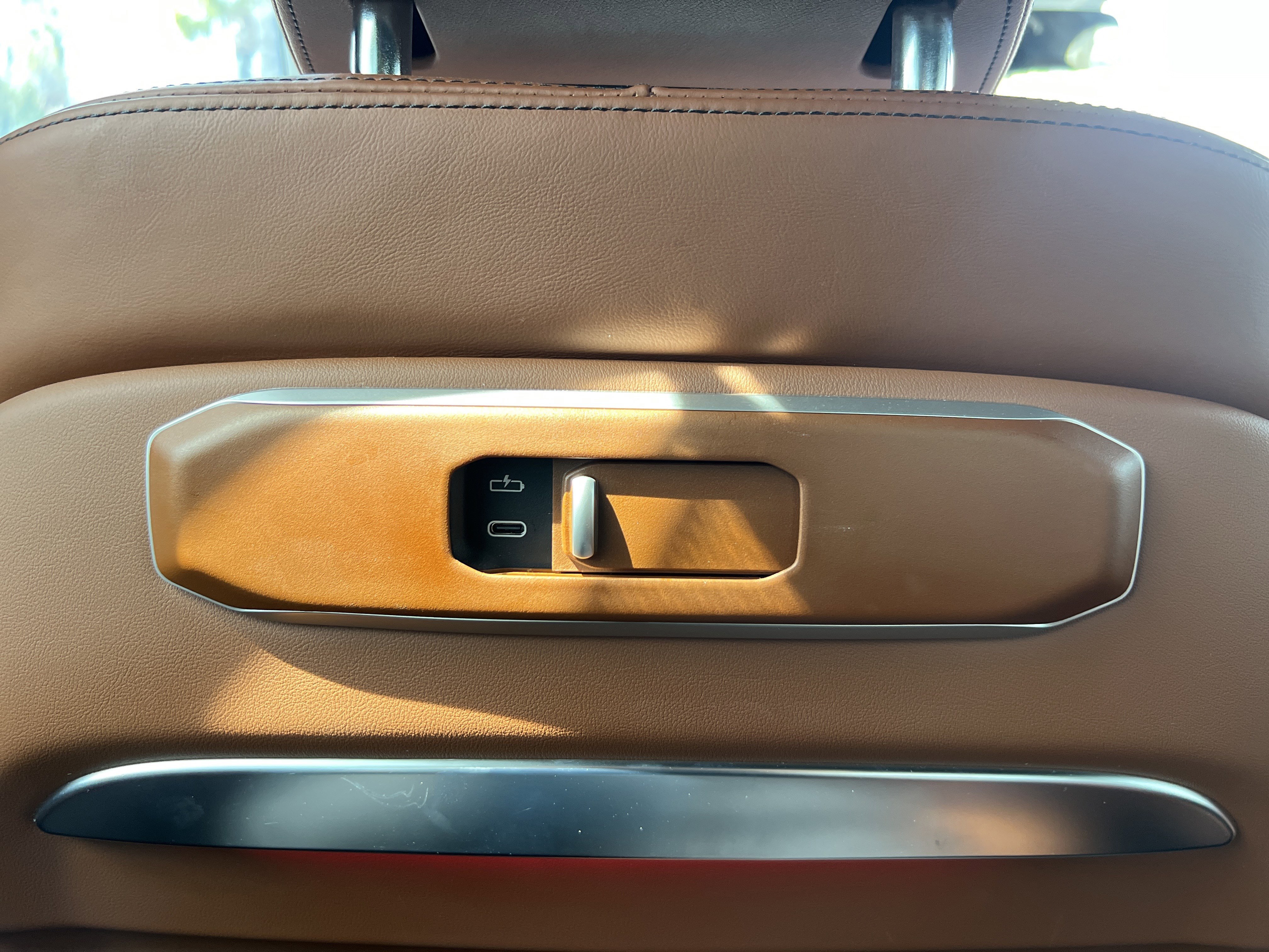 Used 2024 BMW ALPINA XB7 image 45