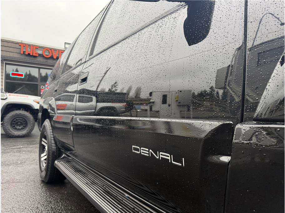 Used 1999 GMC Yukon Denali image 7