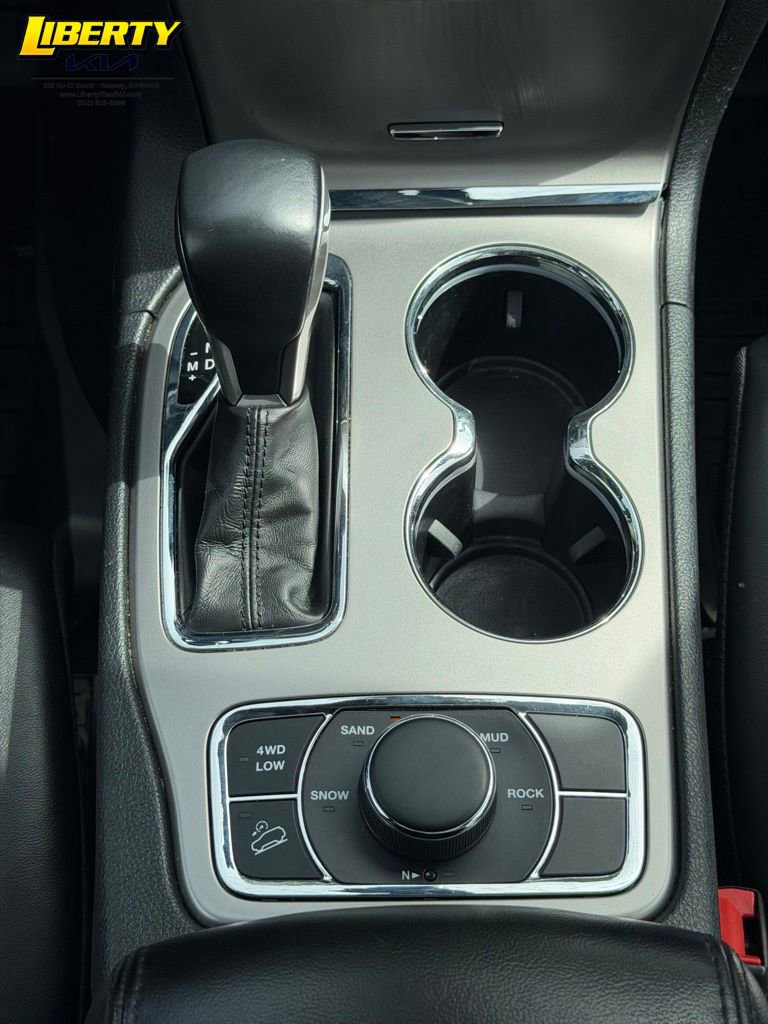 Used 2021 Jeep Grand Cherokee Limited AWD/4WD image 15