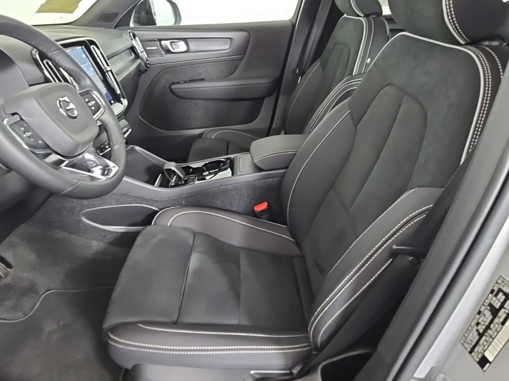 Certified 2023 Volvo C40 P8 Recharge Ultimate image 21