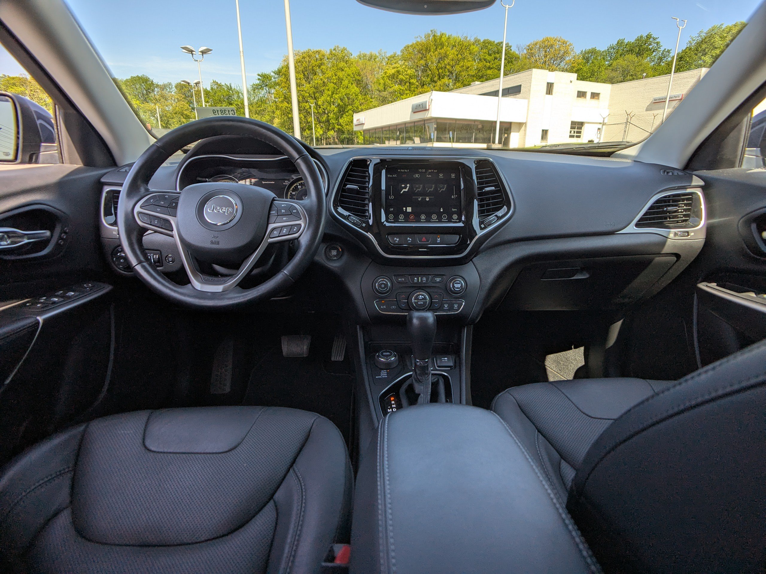 Used 2021 Jeep Cherokee Limited AWD/4WD image 17