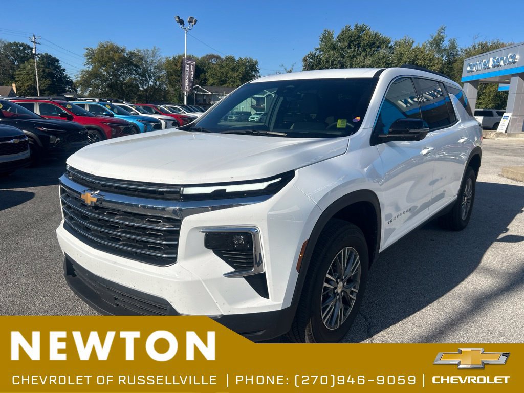 Used 2026 Chevrolet Traverse LT w/ Driver Confidence Package FWD image 3