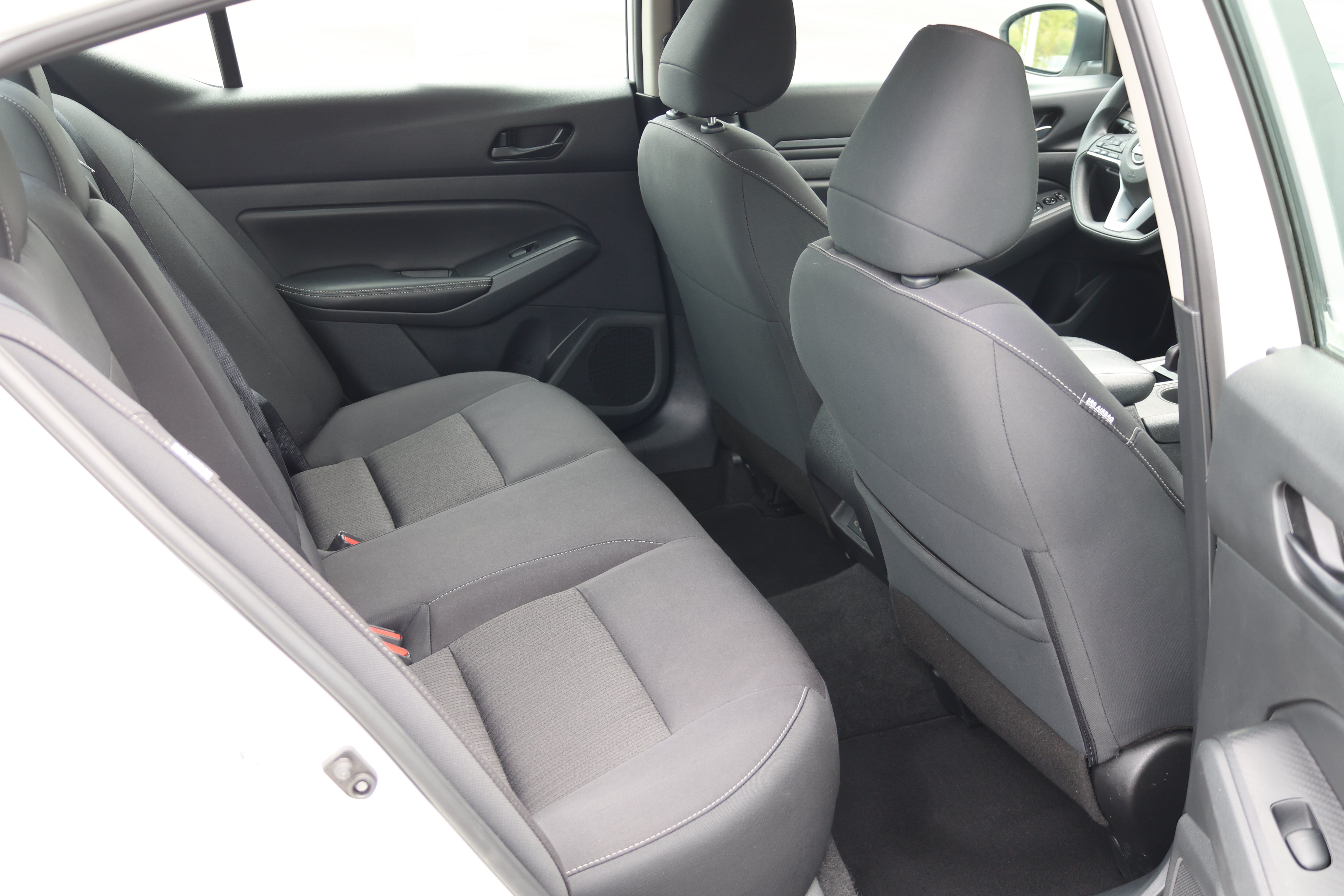 Used 2025 Nissan Altima 2.5 SV FWD image 19