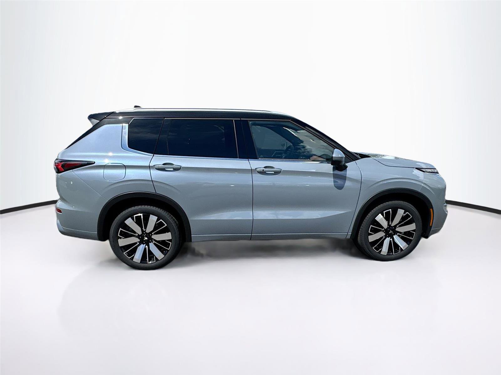 New 2025 Mitsubishi Outlander SEL image 8