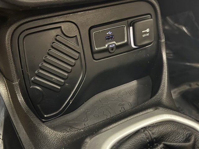 Used 2015 Jeep Renegade Sport w/ Power & Air Group image 21