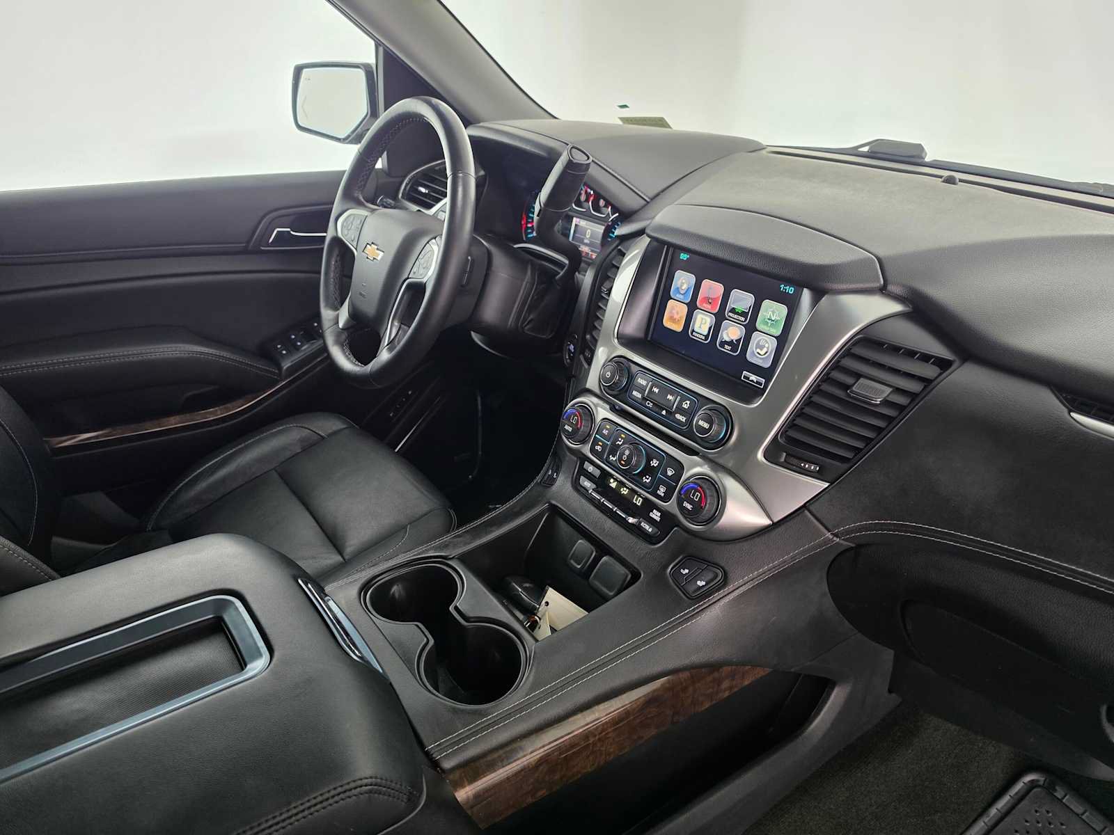 Used 2016 Chevrolet Tahoe LT w/ Luxury Package AWD/4WD image 11