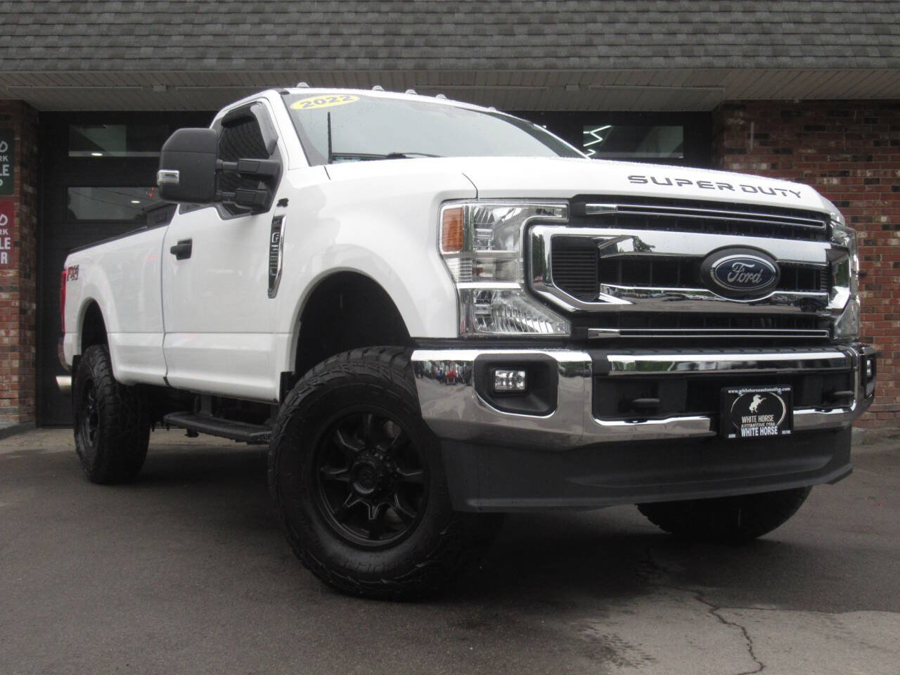 Used 2022 Ford F350 XLT w/ XLT Value Package AWD/4WD image 2