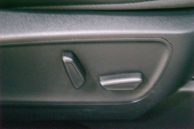 Used 2025 Ford Escape Platinum AWD/4WD image 11