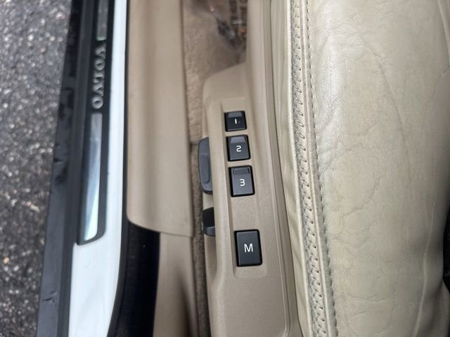 Used 2010 Volvo XC70 T6 image 27