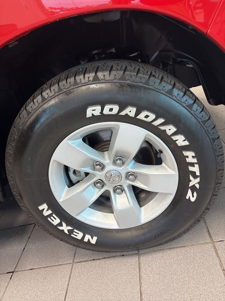 Used 2019 RAM 1500 Classic SLT AWD/4WD image 9
