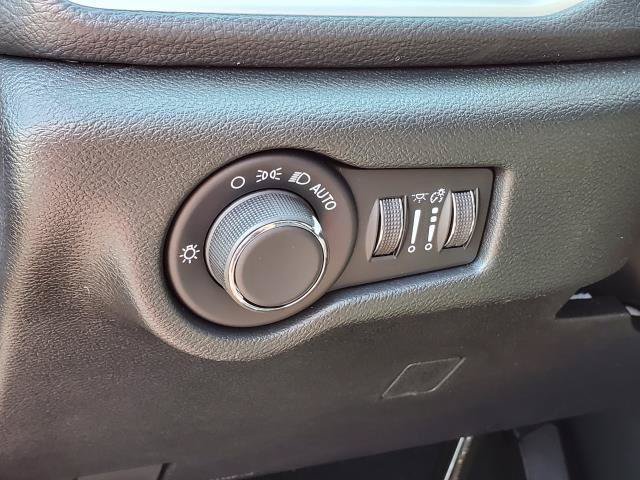 New 2027 Chrysler Pacifica Limited w/ S Appearance Package FWD image 9