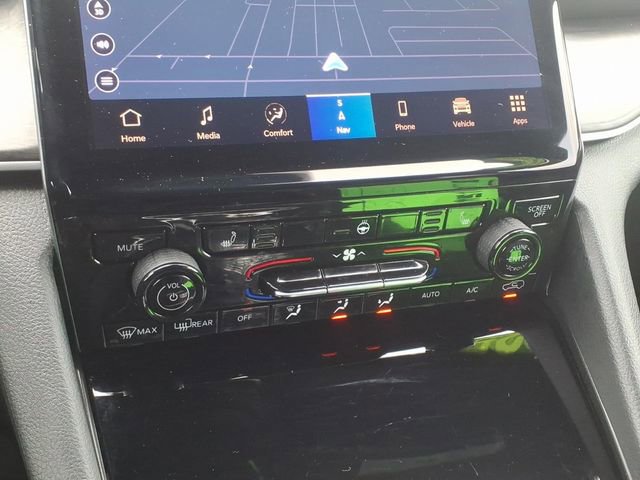 Certified 2025 Jeep Grand Cherokee Limited w/ Black Appearance Package image 16