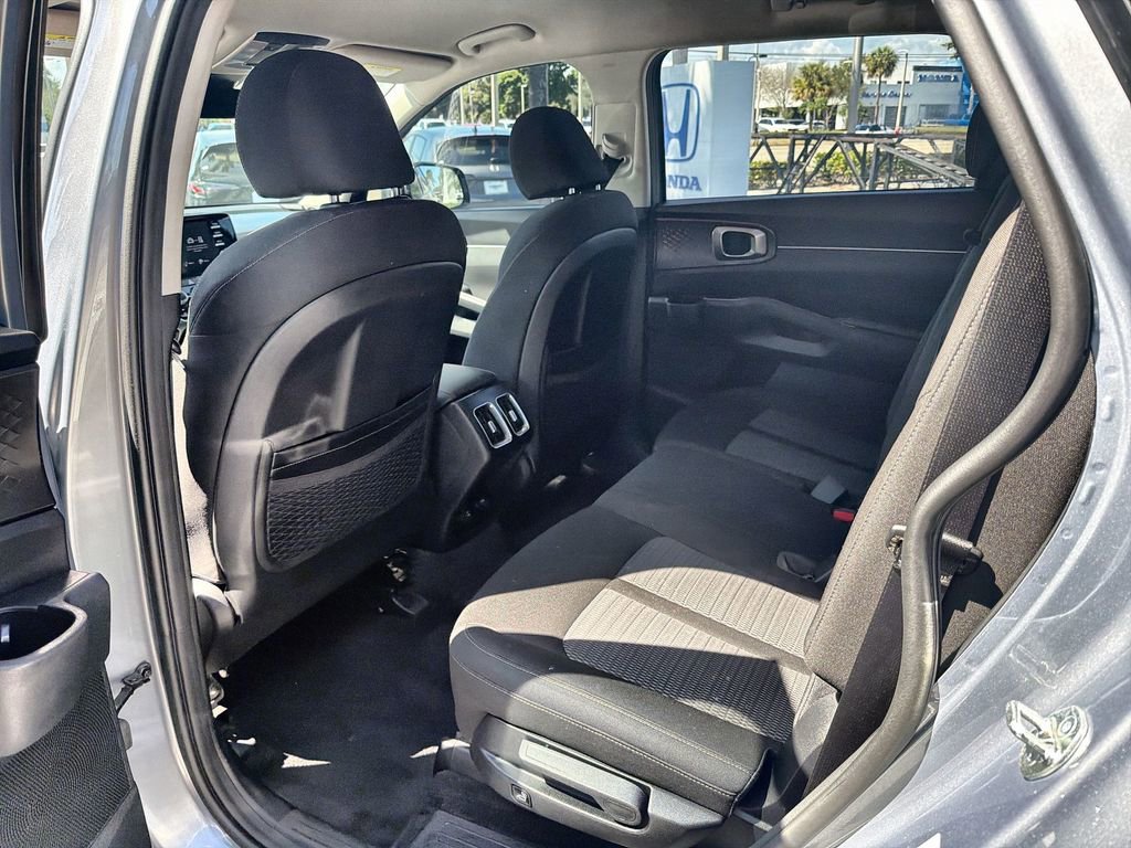 Used 2023 Kia Sorento LX image 26
