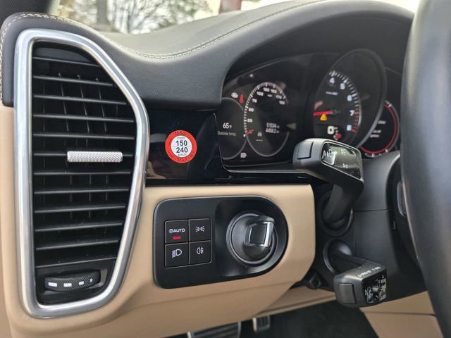 Used 2022 Porsche Cayenne S AWD/4WD image 18