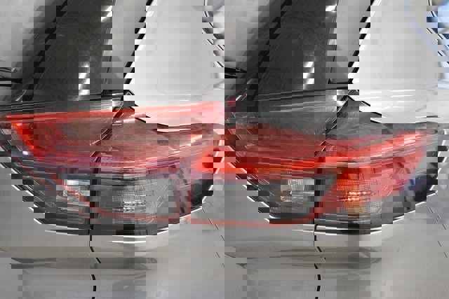 Used 2023 Nissan Rogue SV image 12