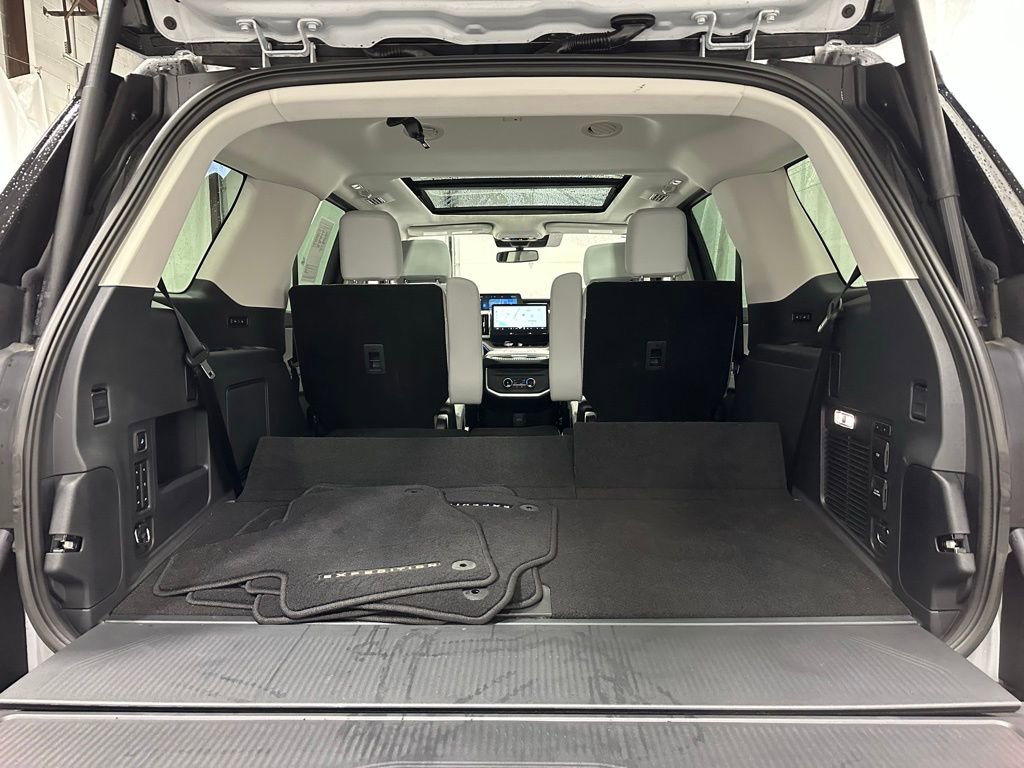 Used 2025 Ford Expedition Platinum image 50