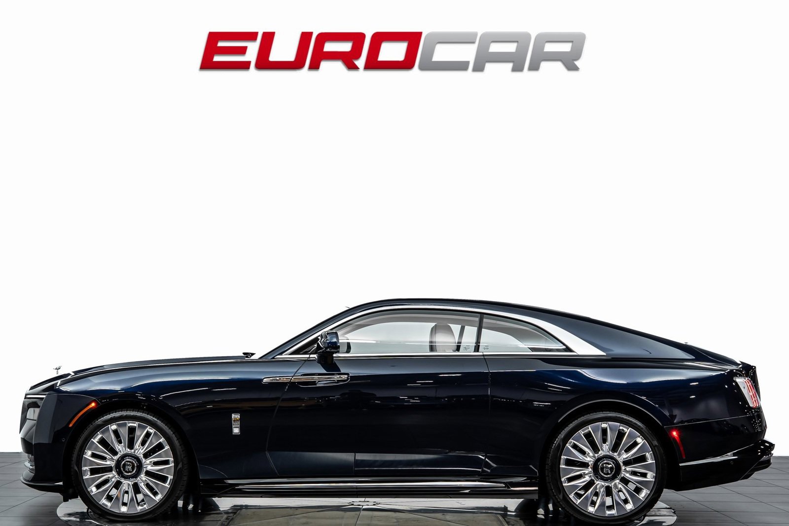 Used 2024 Rolls-Royce Spectre image 2