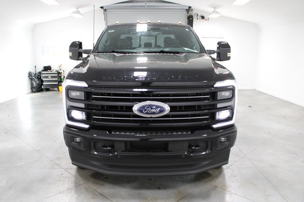 Used 2025 Ford F350 Platinum image 3