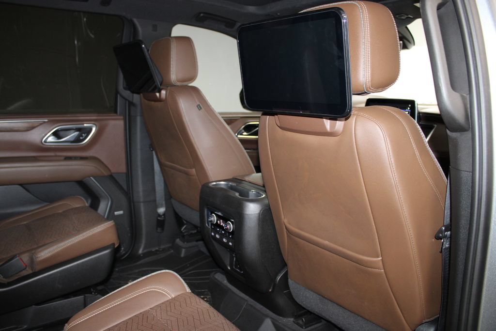 Used 2021 Chevrolet Suburban High Country RWD image 27