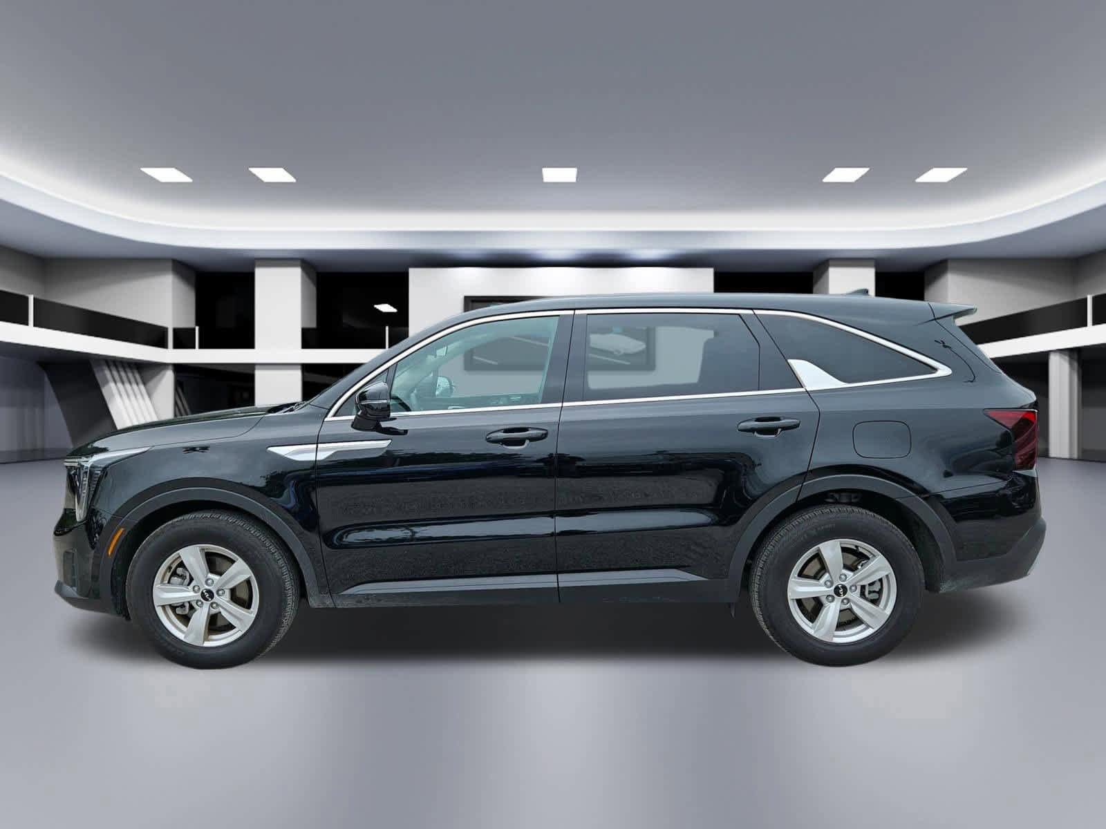Certified 2026 Kia Sorento LX FWD image 2