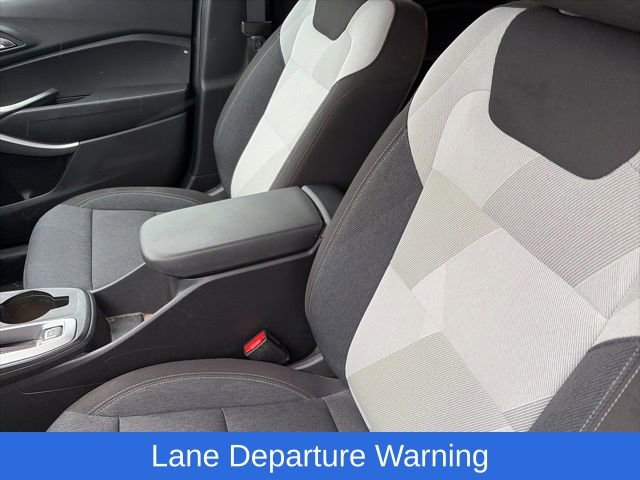 Certified 2024 Chevrolet Trax RS w/ Driver Confidence Package image 11