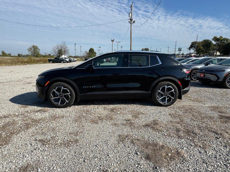 New 2026 Chevrolet Equinox EV LT FWD image 2