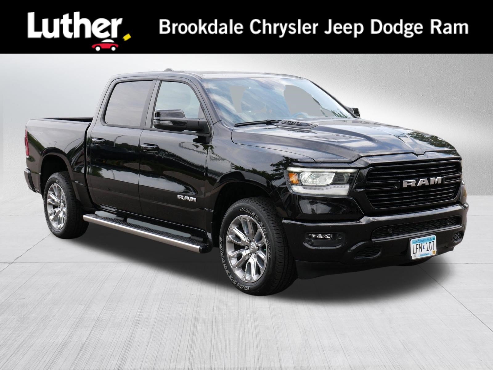 Used 2023 RAM 1500 Laramie AWD/4WD image 1