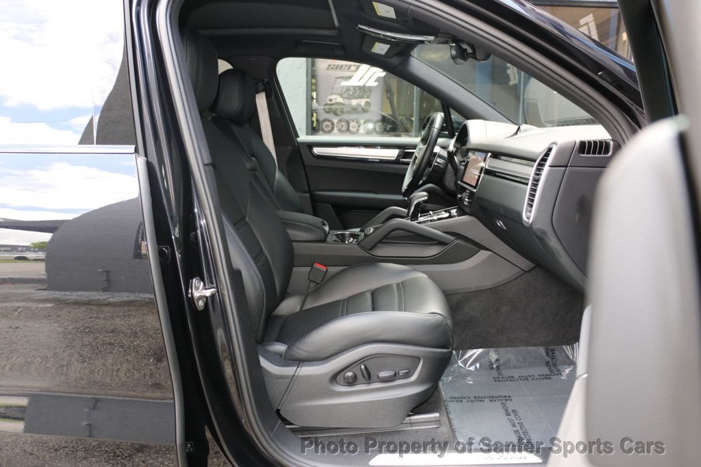 Used 2022 Porsche Cayenne Platinum Edition AWD/4WD image 29
