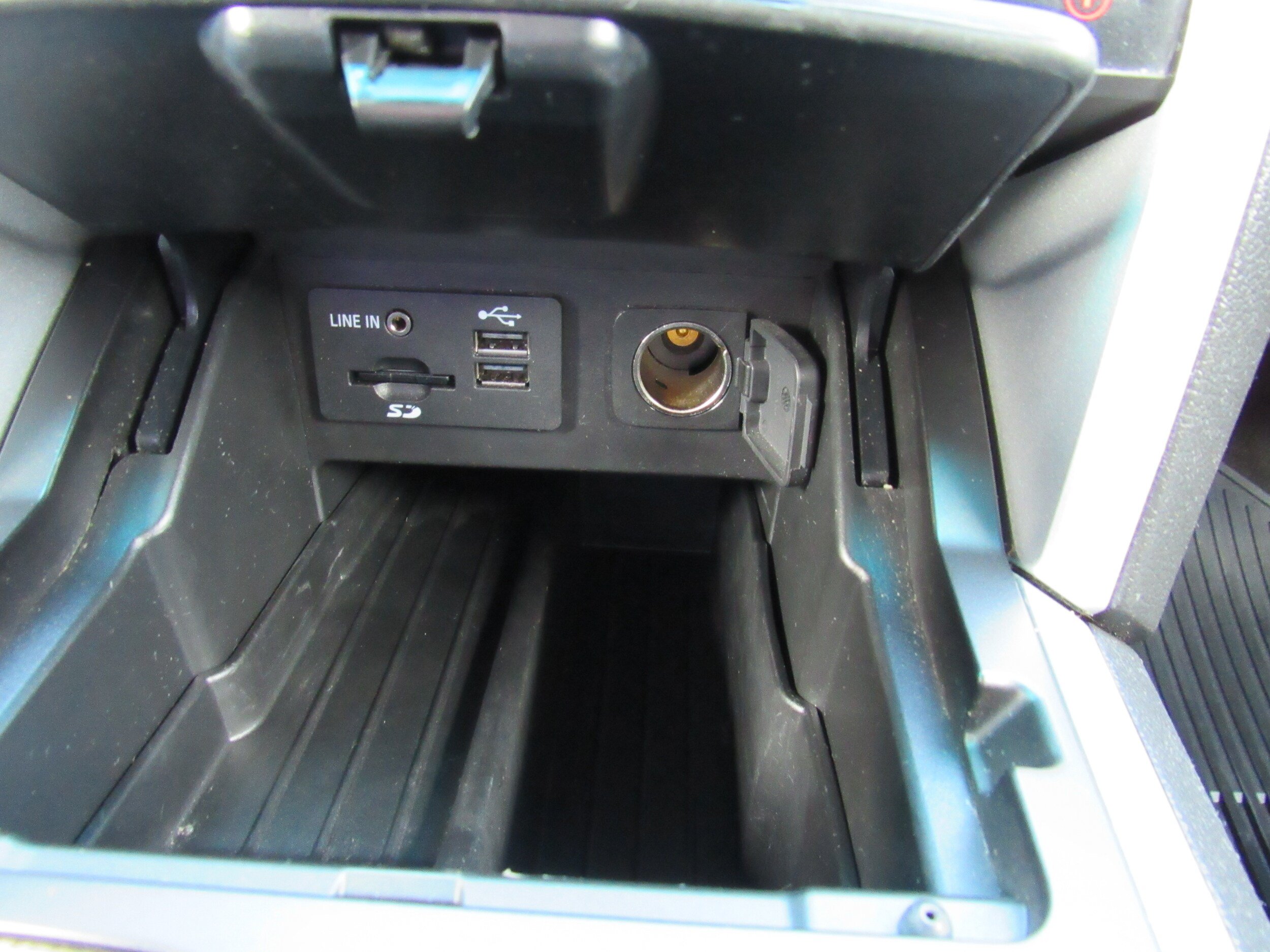 Used 2015 Ford Explorer Limited w/ Equipment Group 301A AWD/4WD image 20