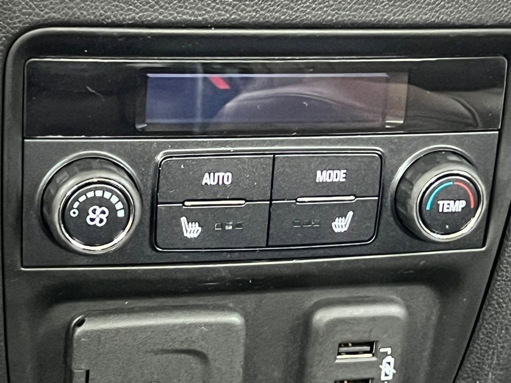 Used 2021 Buick Enclave Avenir w/ Avenir Technology Package AWD/4WD image 38