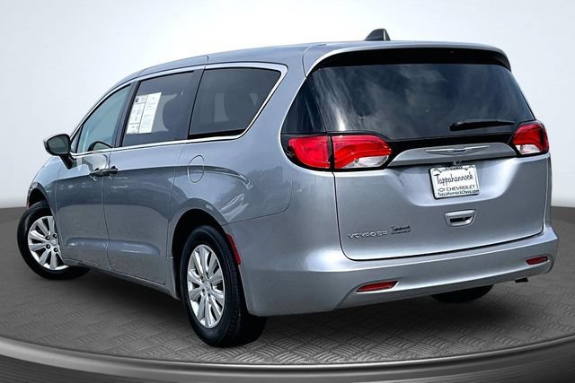Used 2020 Chrysler Voyager L FWD image 3