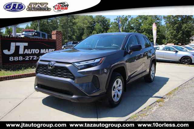 Used 2024 Toyota RAV4 LE FWD image 3
