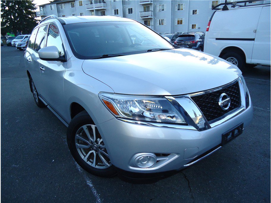 Used 2013 Nissan Pathfinder SV AWD/4WD image 4