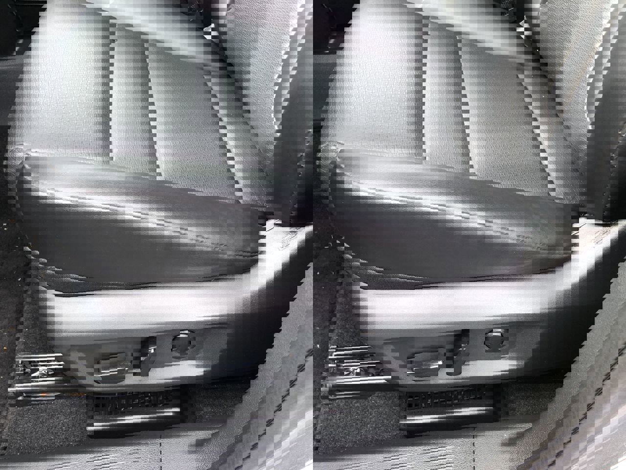 Used 2022 Nissan Rogue SV w/ SV Premium Package image 15