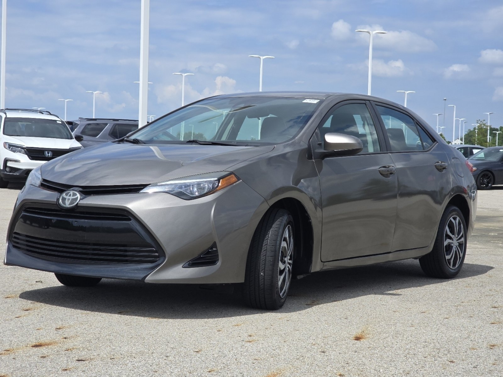 Used 2017 Toyota Corolla LE w/ Carpet Mat Package (TMS) FWD image 13