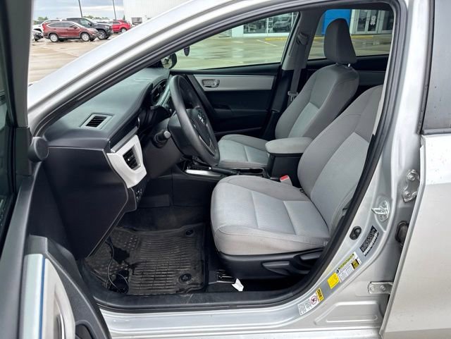 Used 2016 Toyota Corolla LE FWD image 9