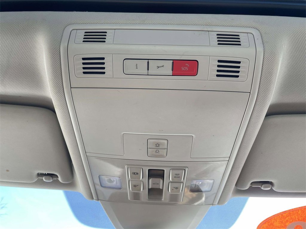 Used 2019 Volkswagen Golf SE image 30