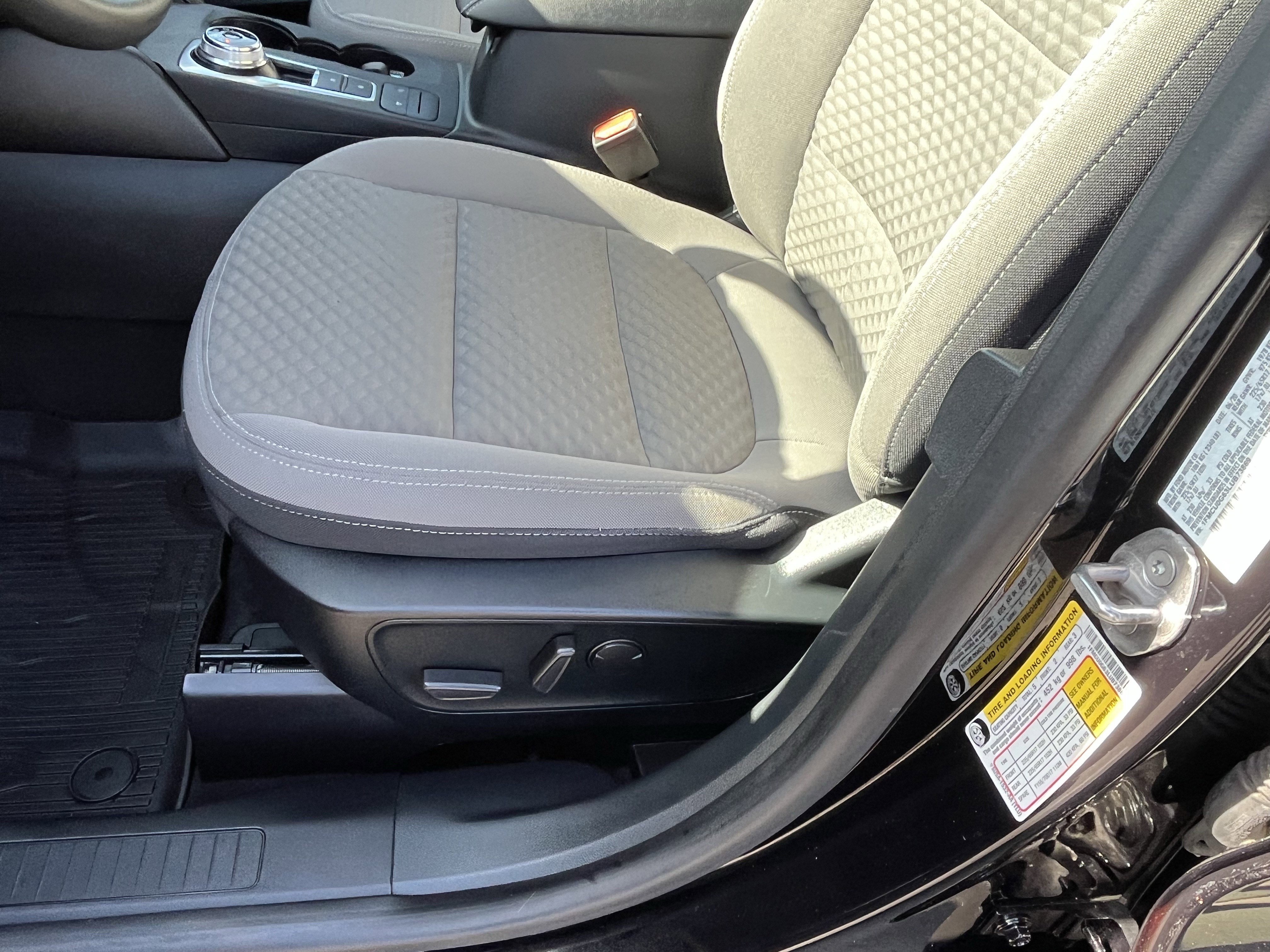 Used 2020 Ford Escape SE FWD image 16